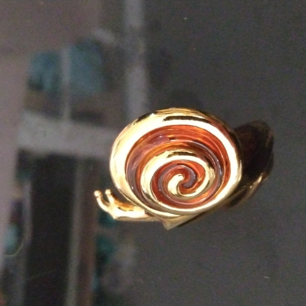 Gold Tone Yellow Lucite Plique-A-Jour Style Snail Pendant - Picture 4 of 7